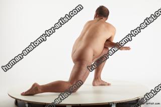 reference of kneeling radim 04